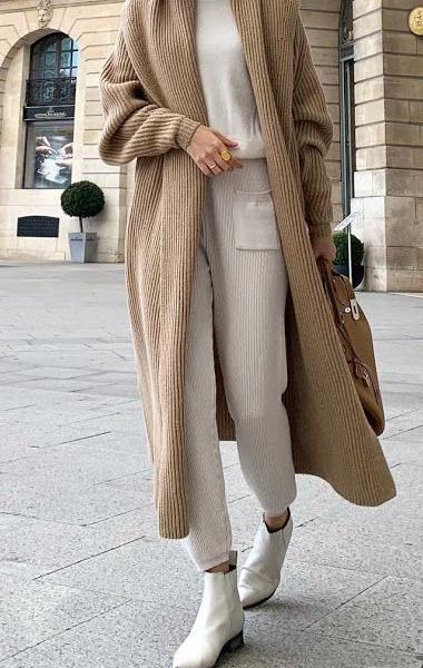 Airport Style Outfit Ideas For Women: Try Them Now 2022
