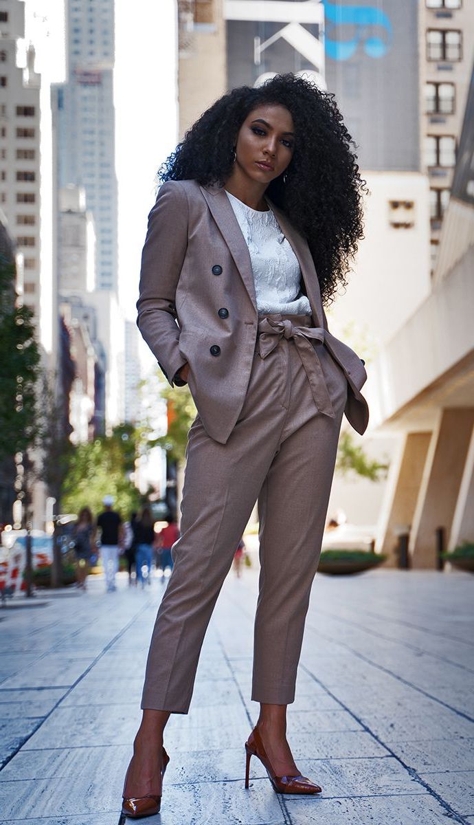 Professional Office Outfits You Will Love To wear 2023