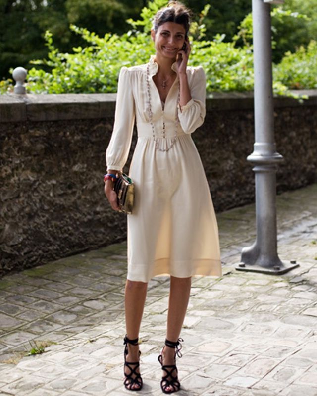 What Does A Typical Italian Woman Look Like In Summer 2023 - Street Style  Review