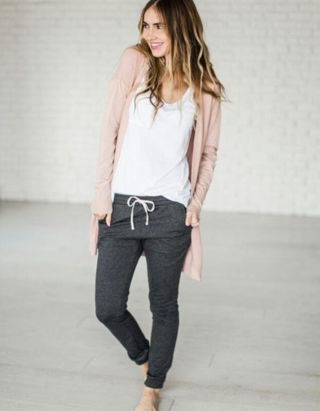 How To Wear Joggers For Women: 25 Outfit Ideas 2023 - Street Style Review