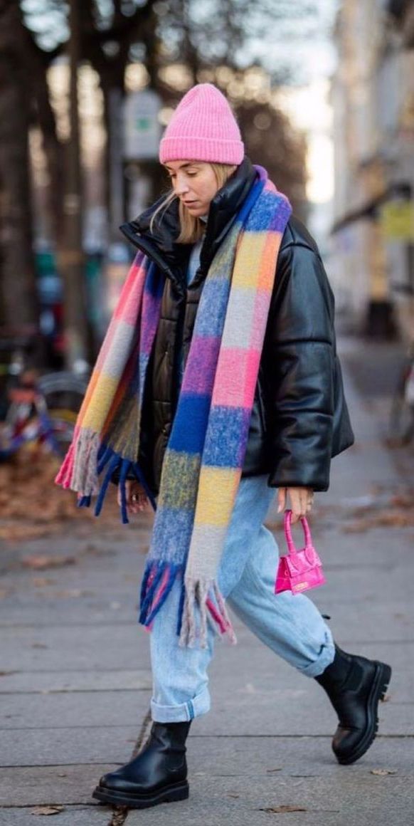 Oversized Scarves Trend For Ladies To Try This Winter 2023