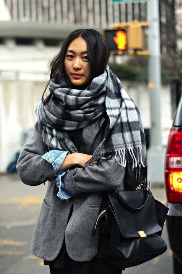 Oversized Scarves Trend For Ladies To Try This Winter 2023