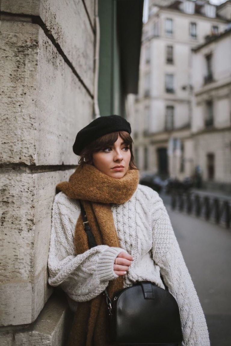 Oversized Scarves Trend For Ladies To Try This Winter 2023 - Street ...