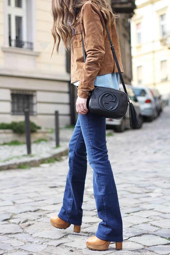What Shoes To Wear With Flare Jeans: Simple Style Guide