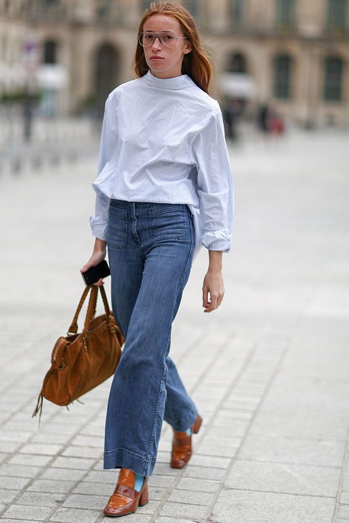 What Shoes To Wear With Flare Jeans: Simple Style Guide 2023 - Street ...