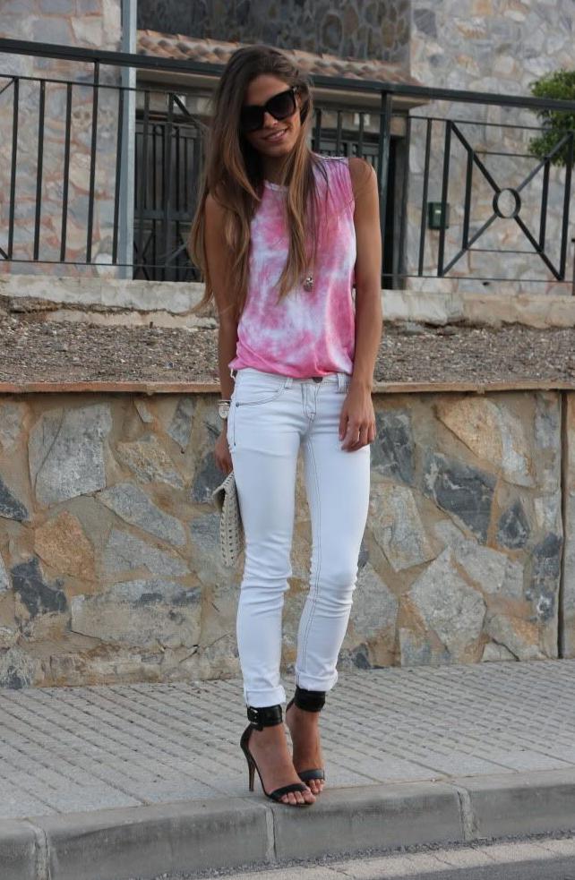 White Jeans For Ladies: Best Outfit Ideas You Should Try 2022