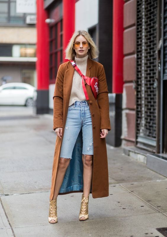 What Tops Women Should Wear With Bermuda Shorts This Fall 2023