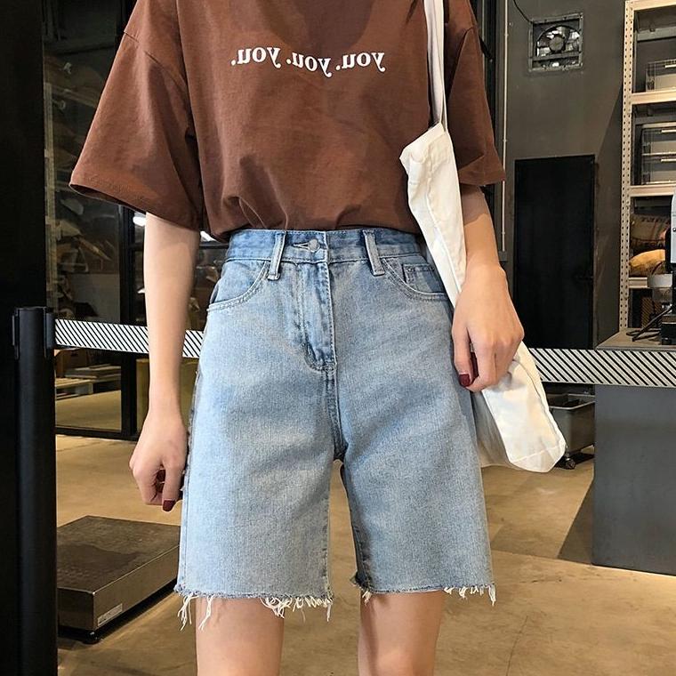 Long Shorts: Easy To Wear Outfit Ideas 2023