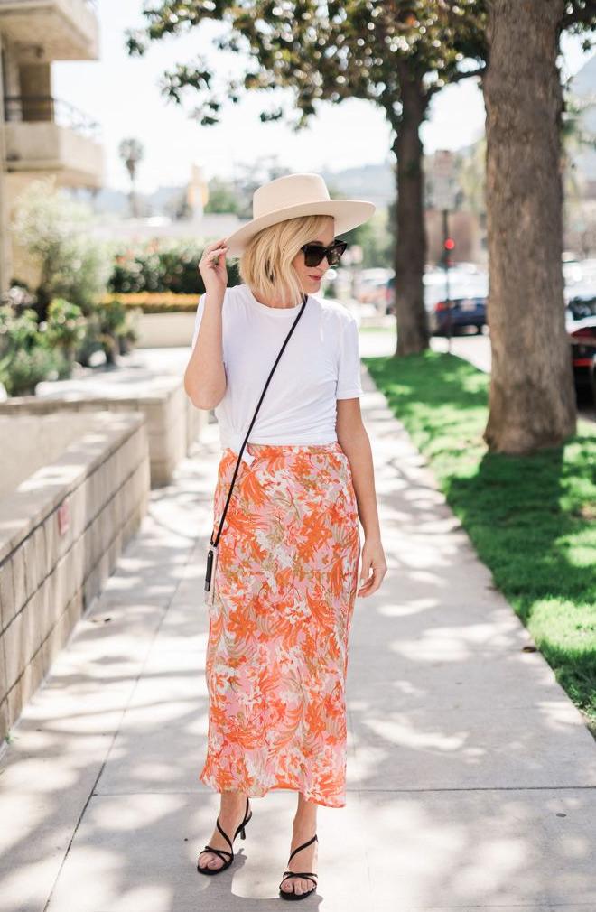 Maxi Skirts Simple Outfit Ideas To Try Now 2023 - Street Style Review