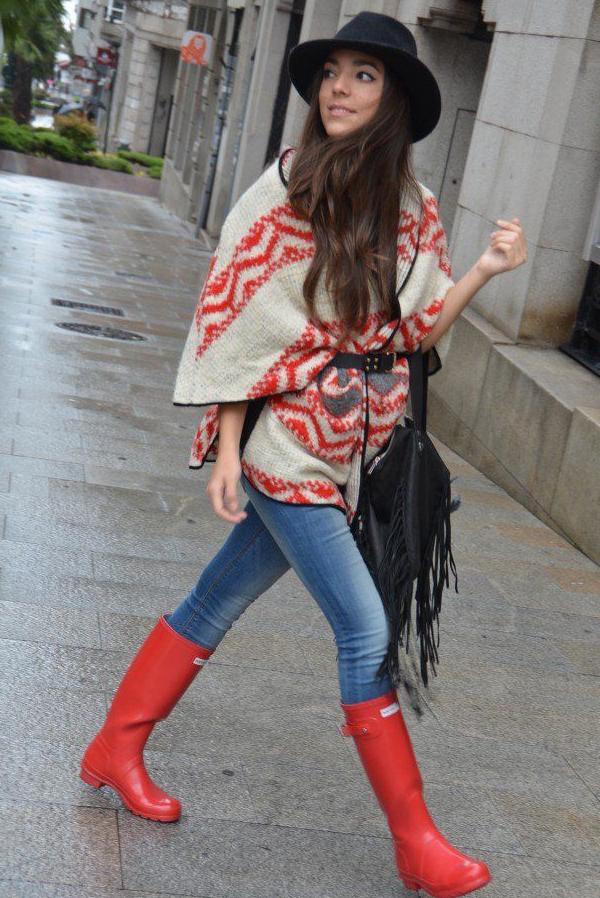 Ponchos For Modern Women: Best OOTD Ideas 2023