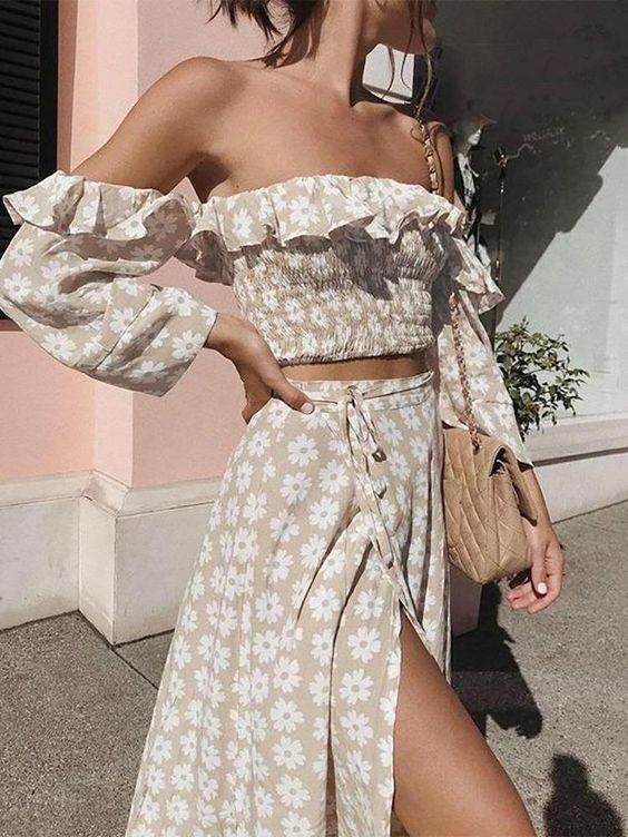 Summer Beach Trends For Women: What Should You Wear 2023