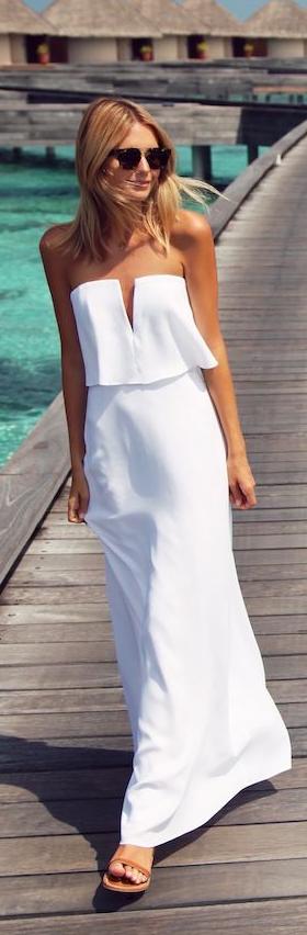 Bride Dresses For Beach Weddings: Simple, Chic & Feminine 2023