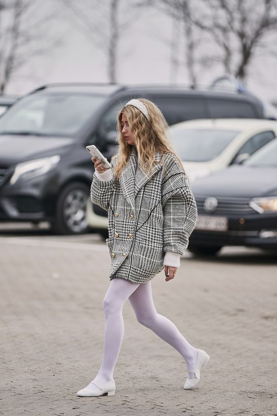 Should You Wear Tights See The Best Looks To Try 2023 Street Style