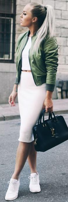 Are Bomber Jackets In Style For Women 2023