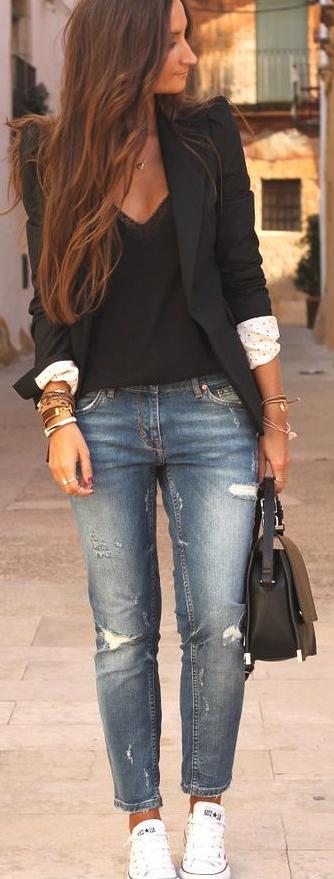 Are Boyfriend Jeans Still In Style: Easy Outfit Guide 2023