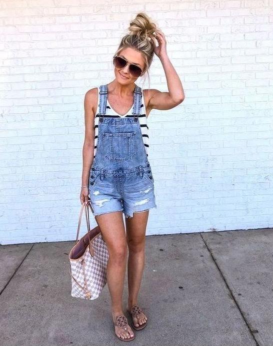 Should You Go For Overall Shorts: Best Street Style Inspiration 2022