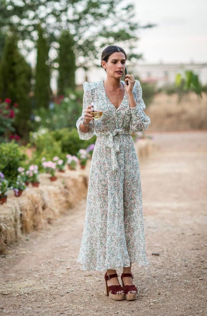 Beach Dresses To Wear As A Wedding Guest: Easy Styles To Try 2023 ...
