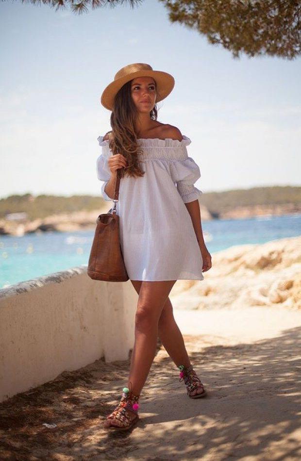 15 Cool Beach Outfits For Women:  Easy, Chic & Fresh Ideas