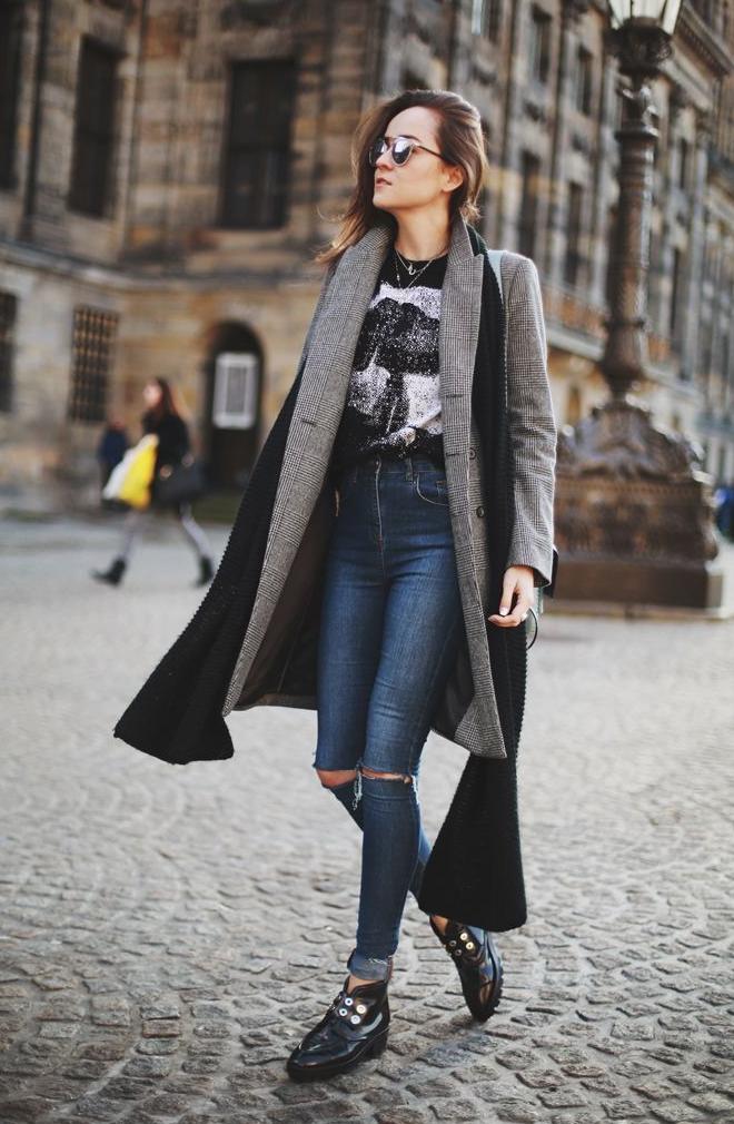 Are Ripped Jeans In Style And How To Wear Them This Year 2023 - Street ...