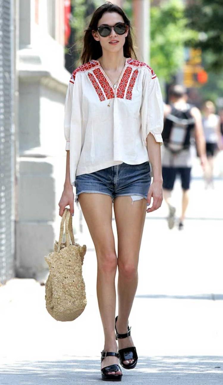 Are Cut Off Shorts In Style: Easy To Wear Outfit Ideas