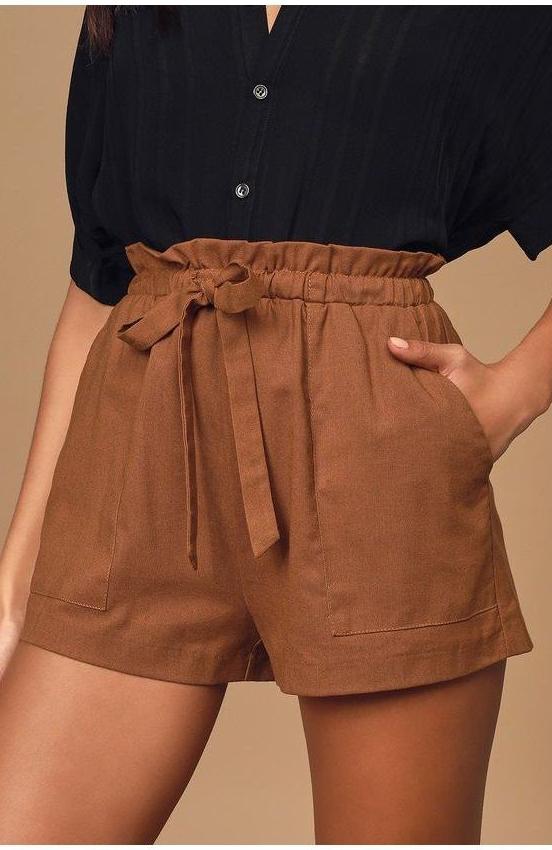 Paperbag Shorts Trend Is Back: 17 Ways Wearing Them 2023