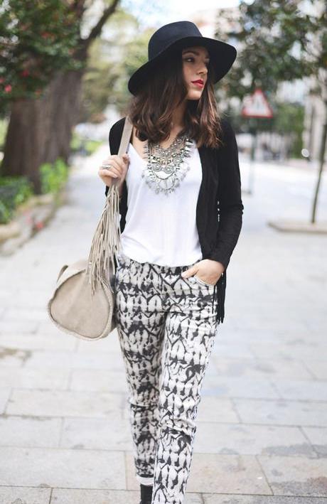 Printed Pants Outfit Ideas To Follow: Best Ways To Wear Them 2023