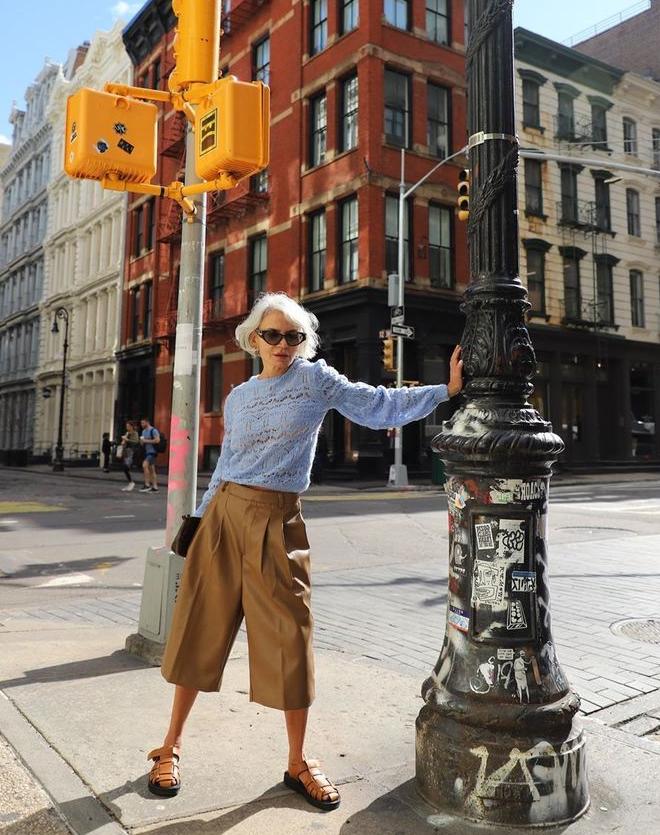 Bermuda Shorts Trend For Ladies: Easy Looks And Tips 2023