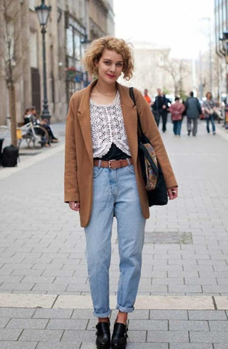 Best Tips For Styling Mom Jeans: Fast Outfit Ideas 2023