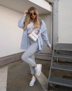 Best Women's Sneakers To Wear With Jeans 2023 - Street Style Review