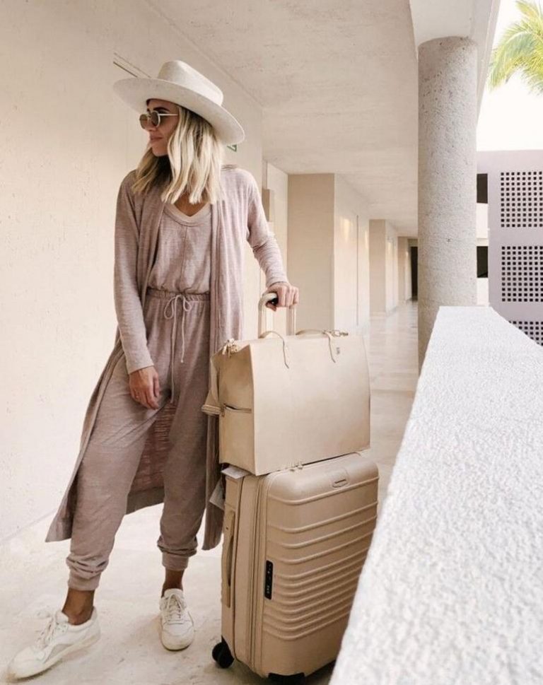 best travel outfit 2022