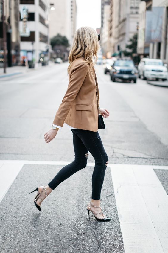 Camel Blazer With Skinny Jeans for Fall 2023