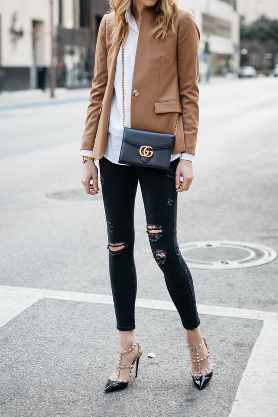 Camel Blazer With Skinny Jeans for Fall 2023