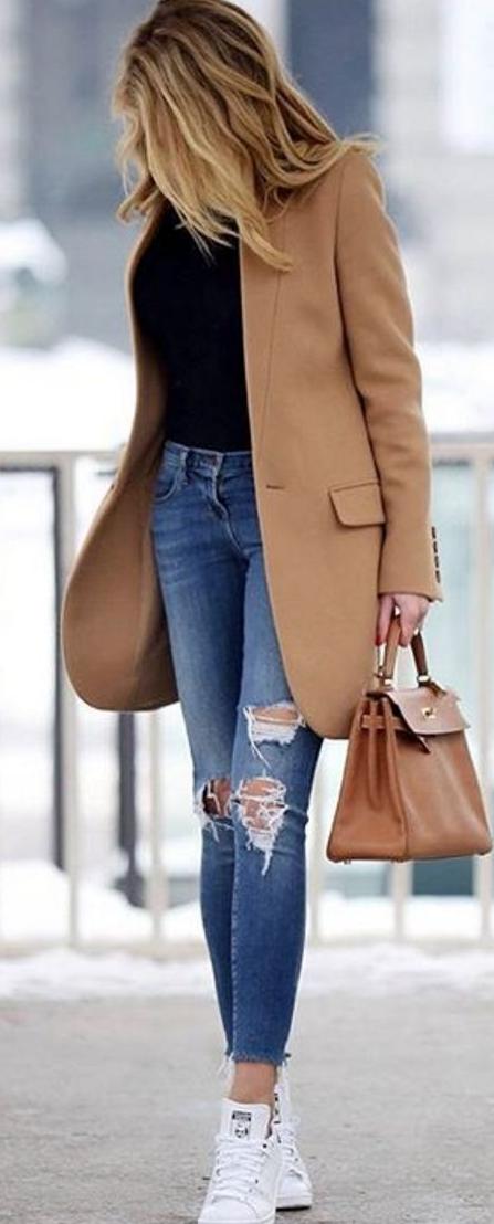 Camel Blazer With Skinny Jeans for Fall 2022