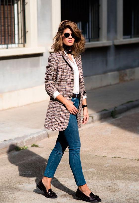 Can You Wear Plaid Blazer With Jeans This Spring 2022