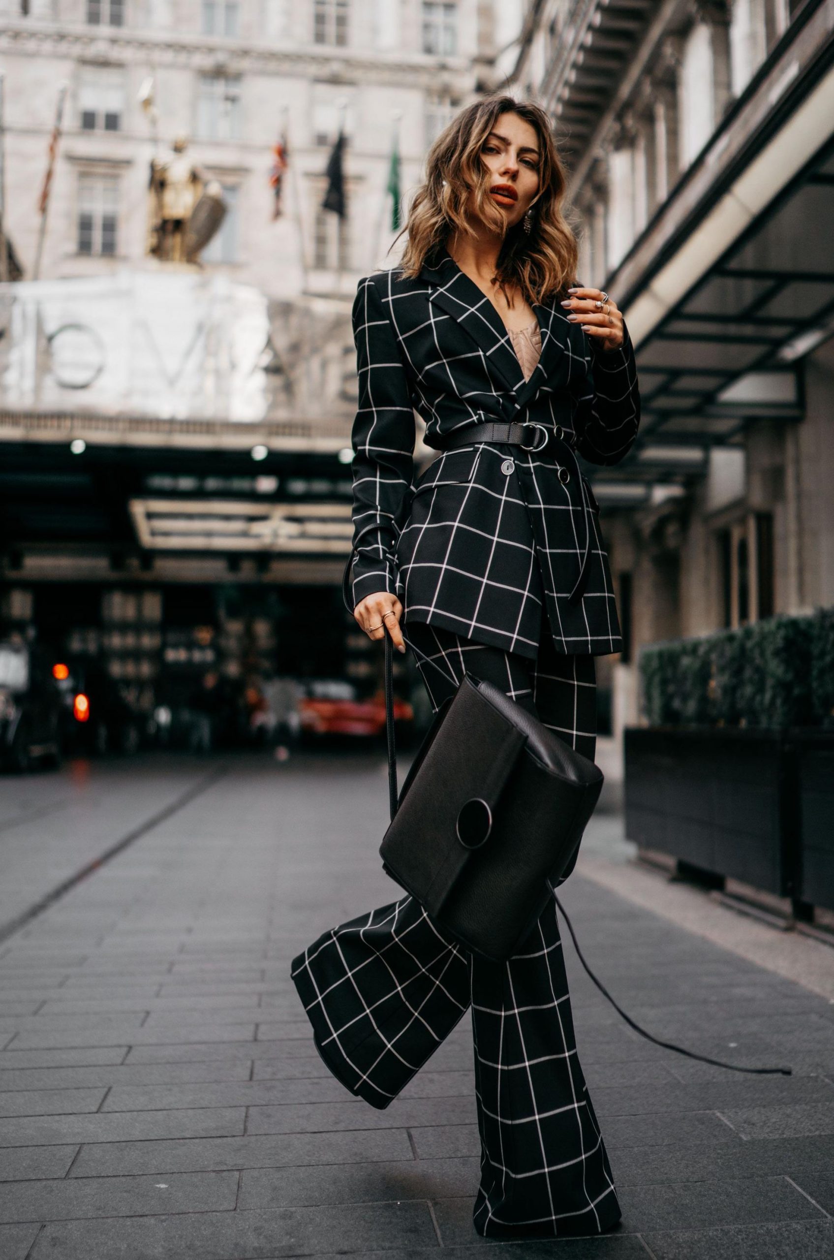 Smart Casual Outfit Ideas For Women: Relaxed Looks For Business Hours 2023