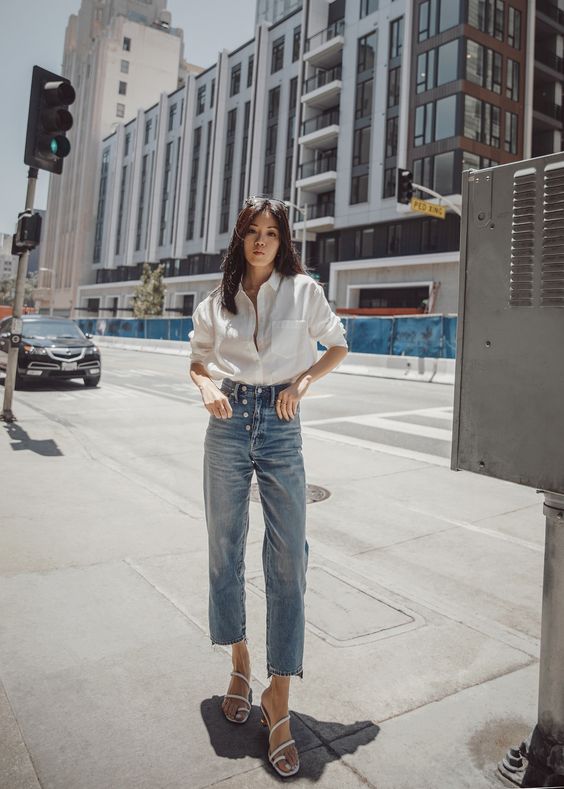 Can Women Wear White Shirts With Jeans 2023