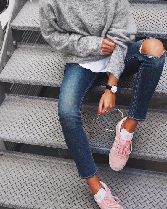 What Can I Wear With Pink Sneakers