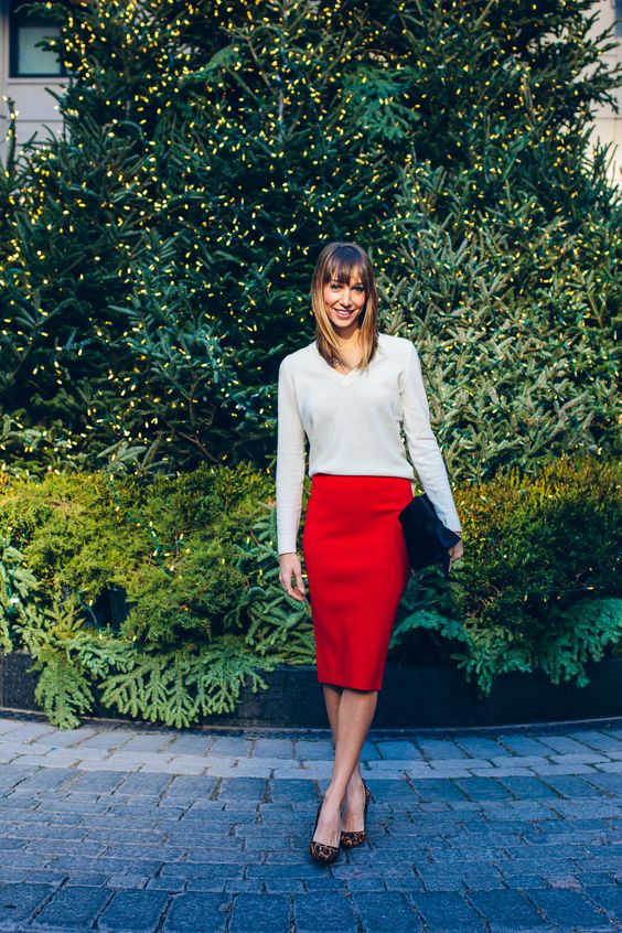 Red Skirt Outfit Ideas: An Easy Way To Underline Your Individuality 2023 -  Street Style Review