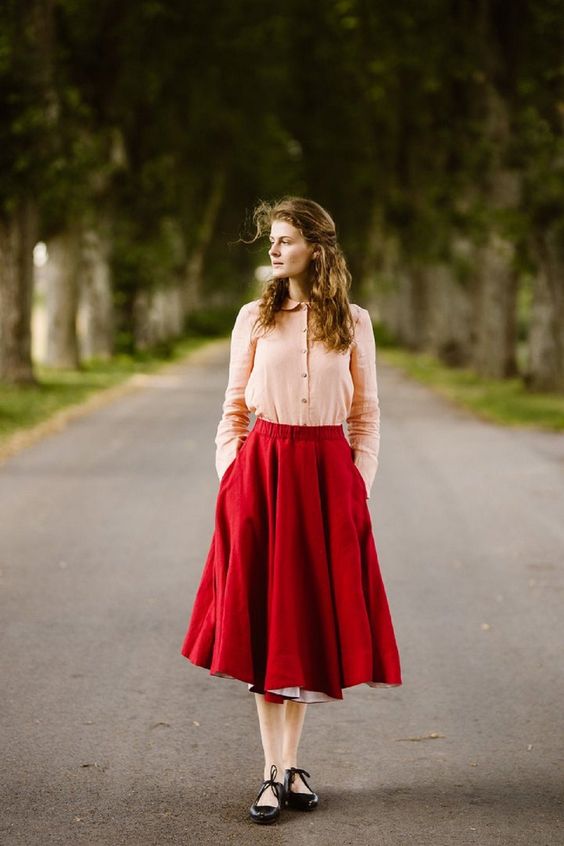 Red Skirt Outfit Ideas: An Easy Way To Underline Your Individuality 2023