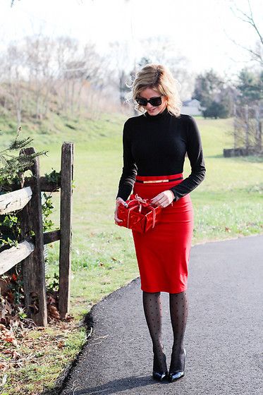 Red Skirt Outfit Ideas: An Easy Way To Underline Your Individuality 2023