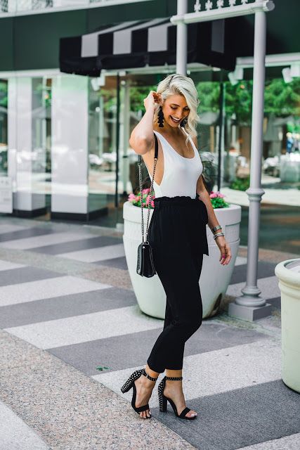 Black White Outfit Ideas For Summer Vacation 2023